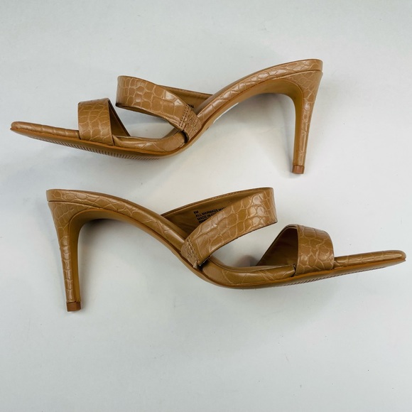 Express Women’s Beautiful Classic Slip On Stiletto Heel Sandals Size 8M - Picture 7 of 7